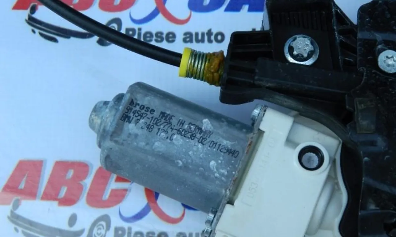 Motoras macara usa dreapta fata BMW 5 2009-2016