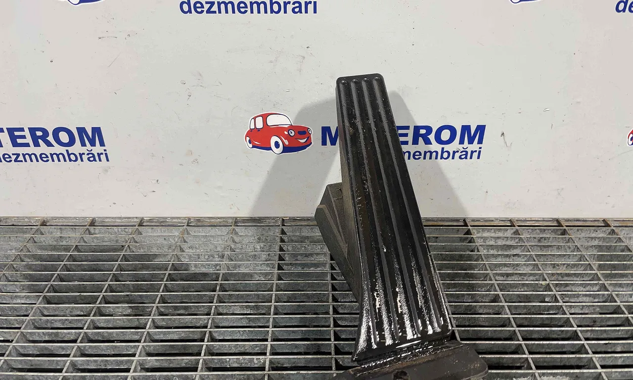 PEDALA ACCELERATIE BMW 5 2009-2016