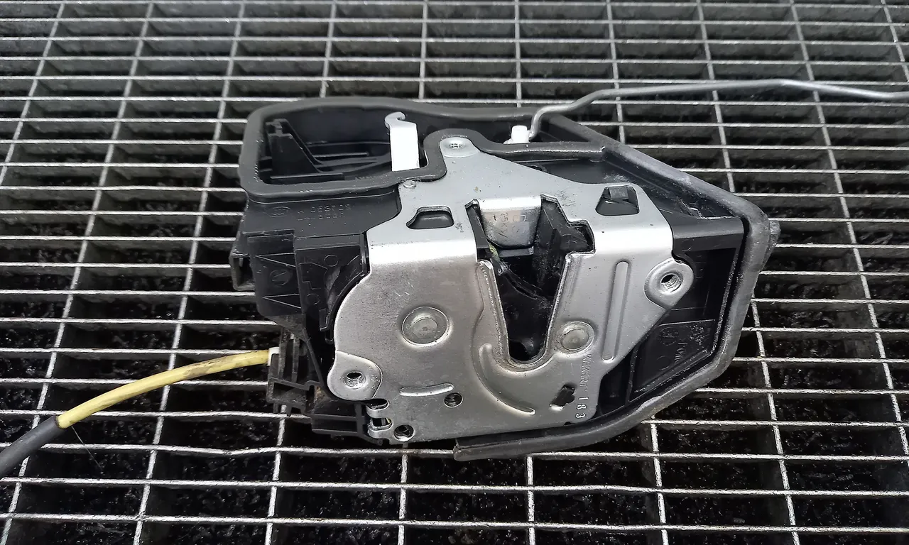 INCUIETOARE USA FATA DREAPTA BMW 5 2009-2017