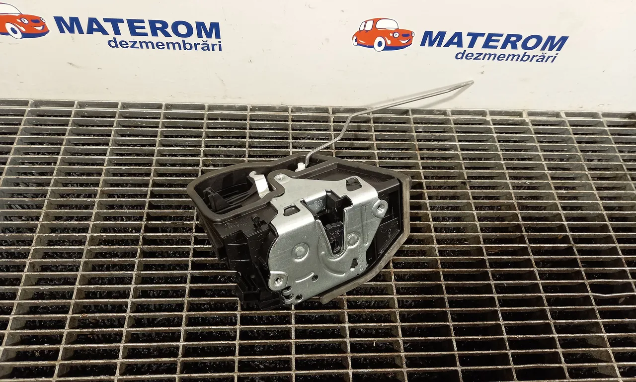 INCUIETOARE USA SPATE DREAPTA BMW 5 2009-2017