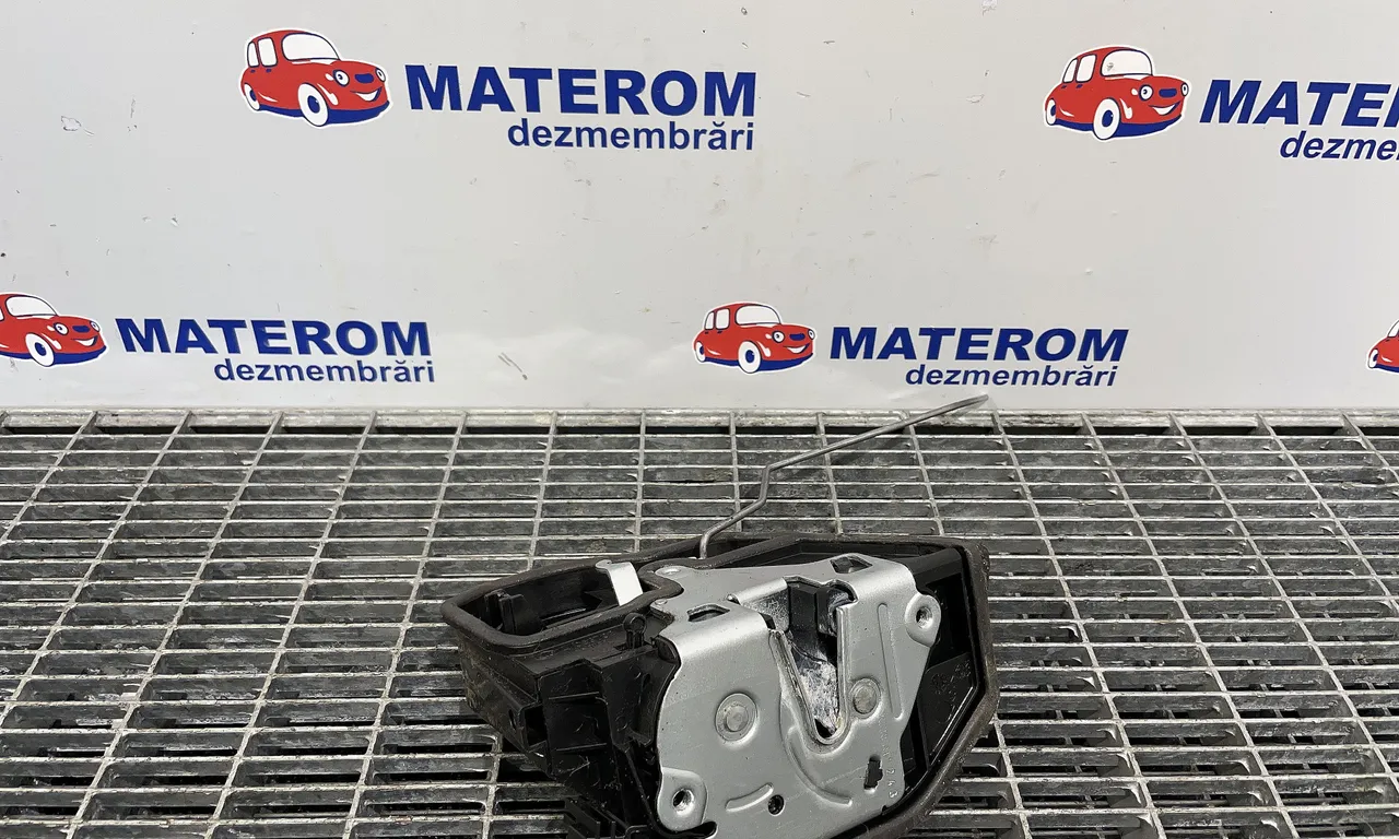 INCUIETOARE USA SPATE DREAPTA BMW 5 2009-2017