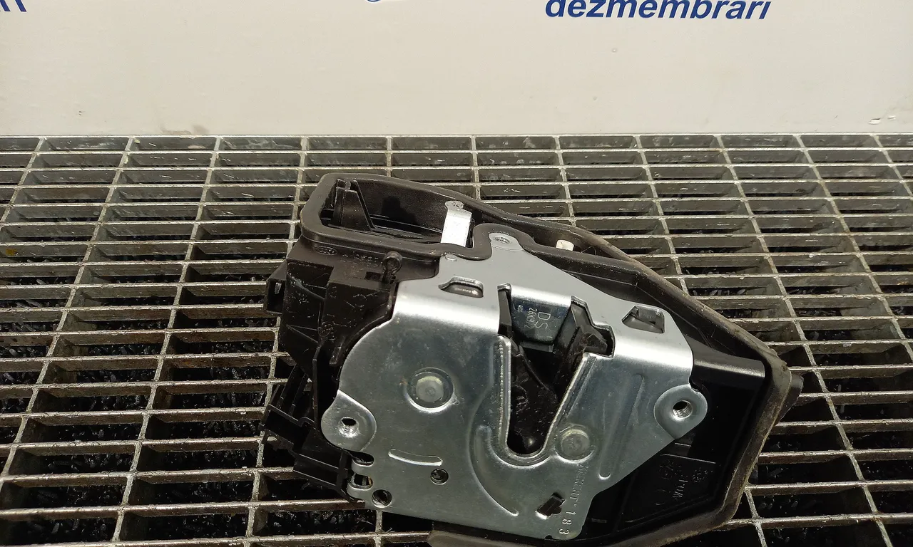 INCUIETOARE USA SPATE DREAPTA BMW 5 2009-2017