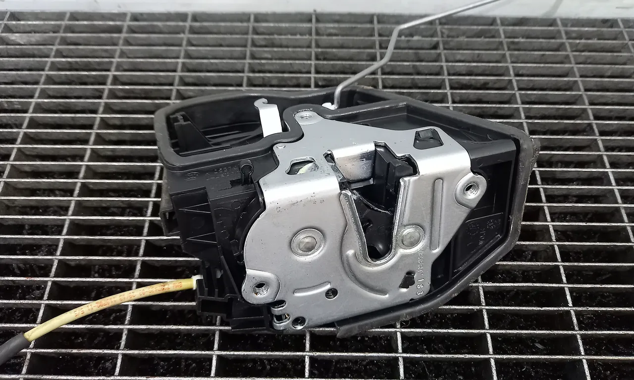 INCUIETOARE USA SPATE DREAPTA BMW 5 2009-2017