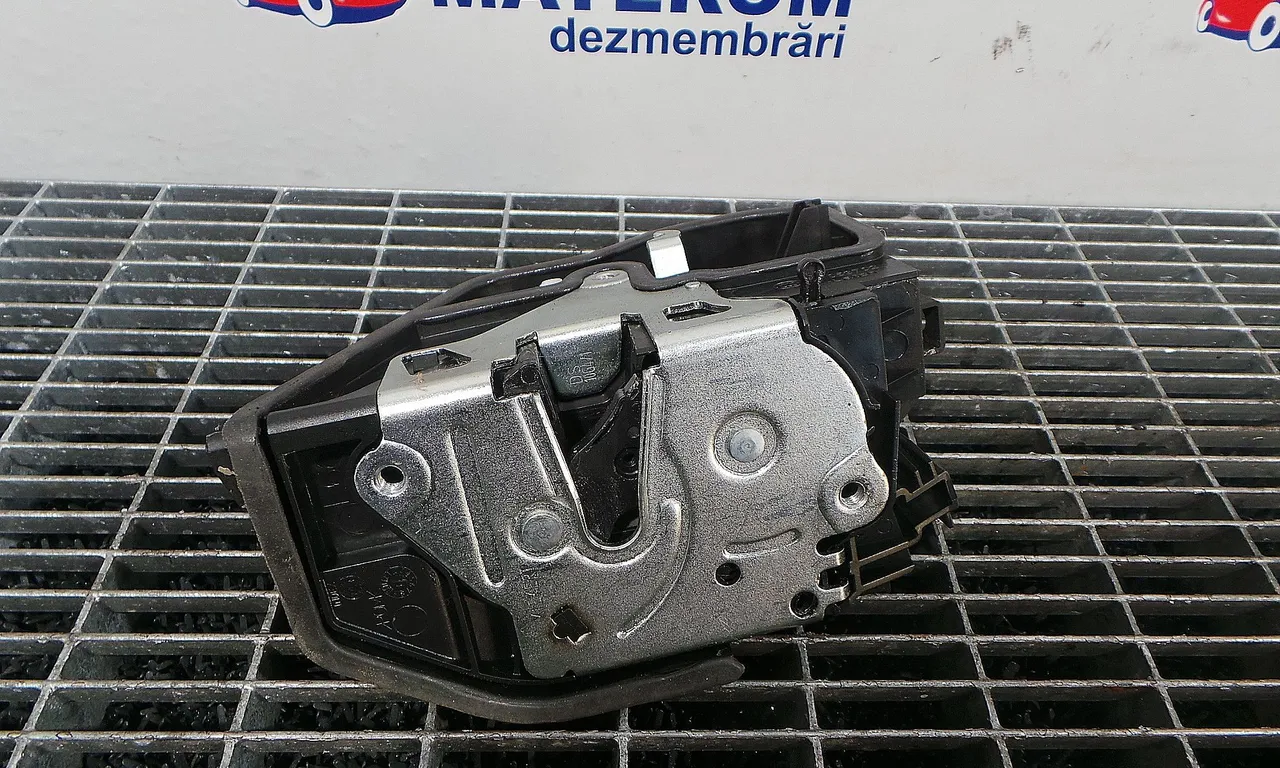 INCUIETOARE USA SPATE STANGA BMW 5 2009-2017