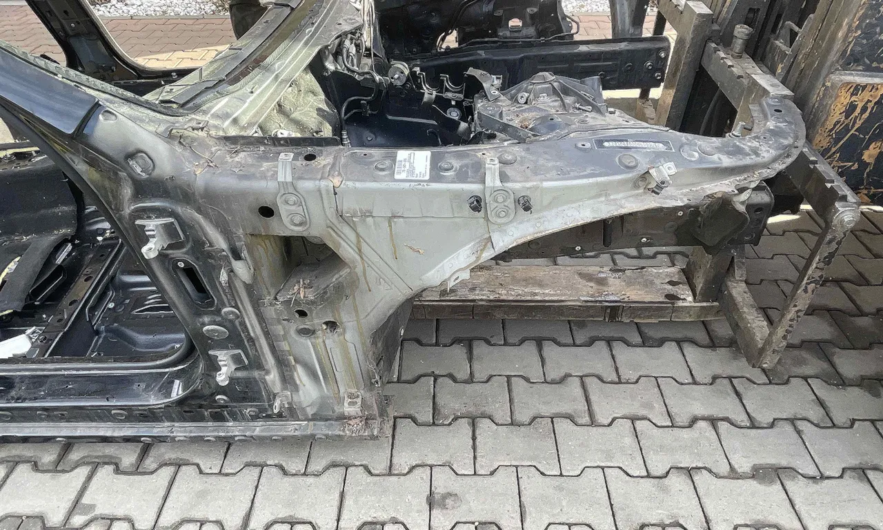 LONJERON DREAPTA BMW 5 2009-2017