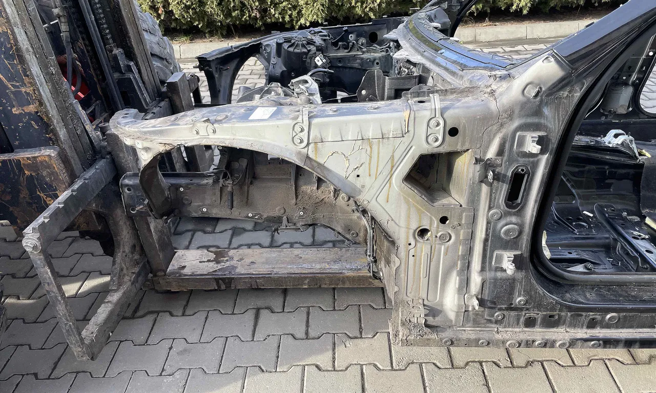 LONJERON STANGA BMW 5 2009-2017