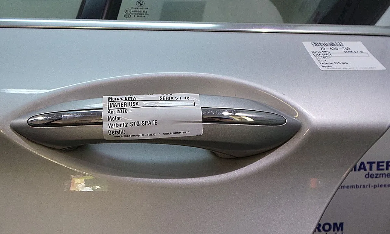 MANER USA SPATE STANGA BMW 5 2009-2017