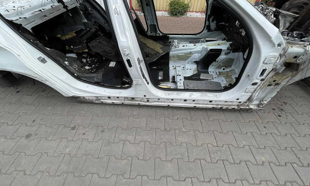 PRAG DREAPTA BMW 5 2009-2017