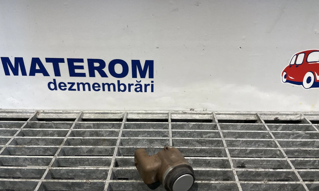 SENZOR PARCARE FATA BMW 5 2009-2017