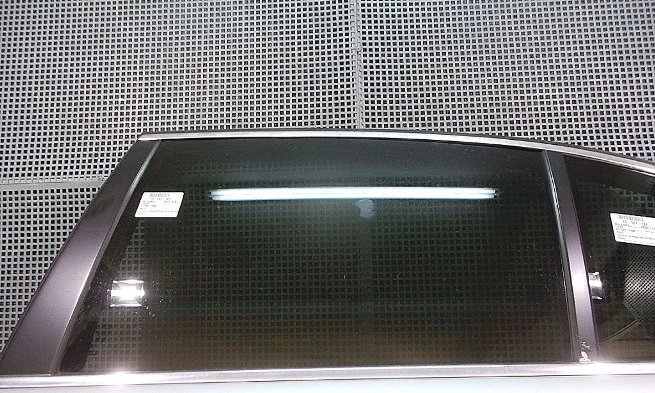 GEAM SPATE MARE STANGA BMW 7 2001-2009
