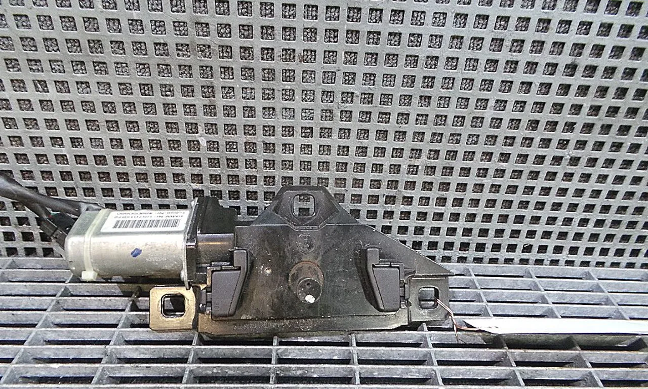 INCUIETOARE CAPOTA SPATE BMW 7 2001-2009