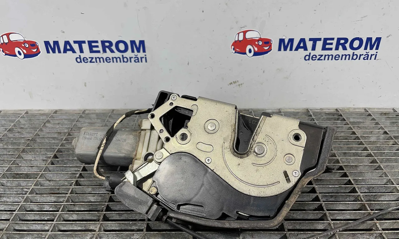 INCUIETOARE USA FATA DREAPTA BMW 7 2001-2009