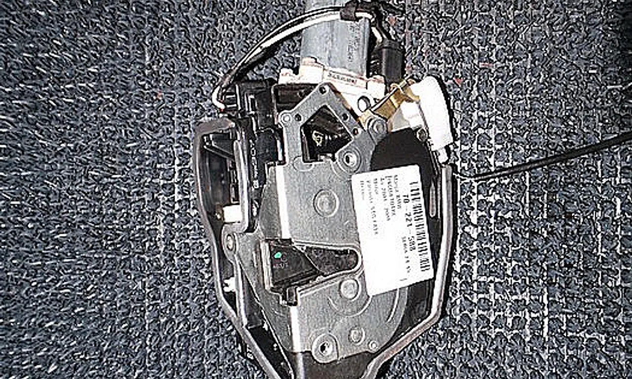 INCUIETOARE USA FATA STANGA BMW 7 2001-2009