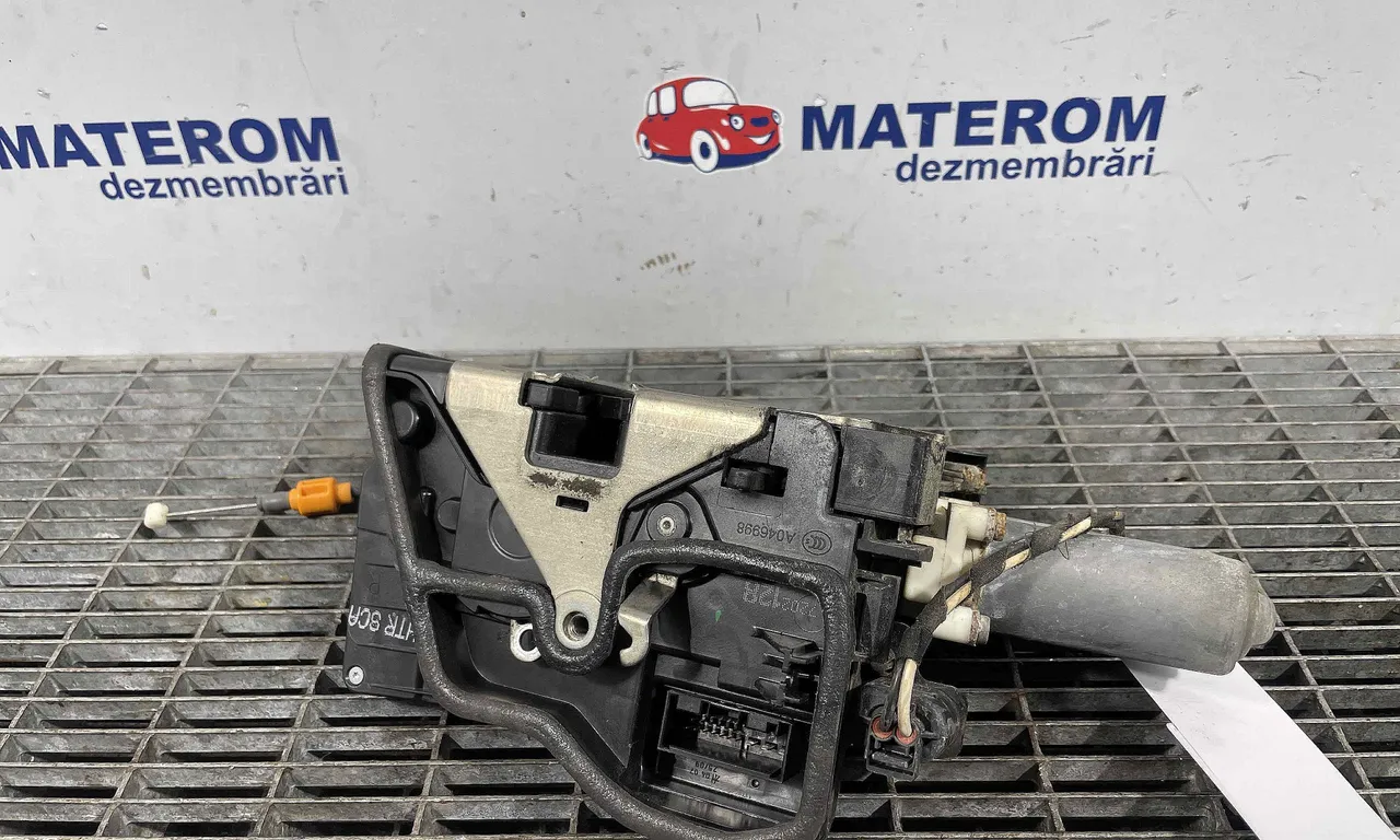 INCUIETOARE USA SPATE DREAPTA BMW 7 2001-2009