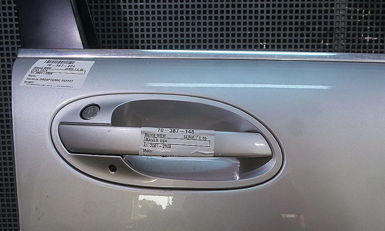 MANER USA FATA DREAPTA BMW 7 2001-2009