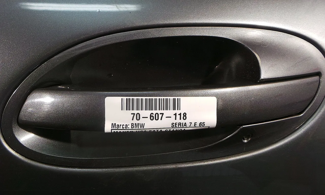 MANER USA FATA STANGA BMW 7 2001-2009