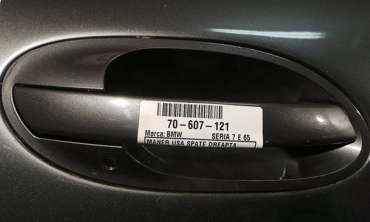 MANER USA SPATE DREAPTA BMW 7 2001-2009