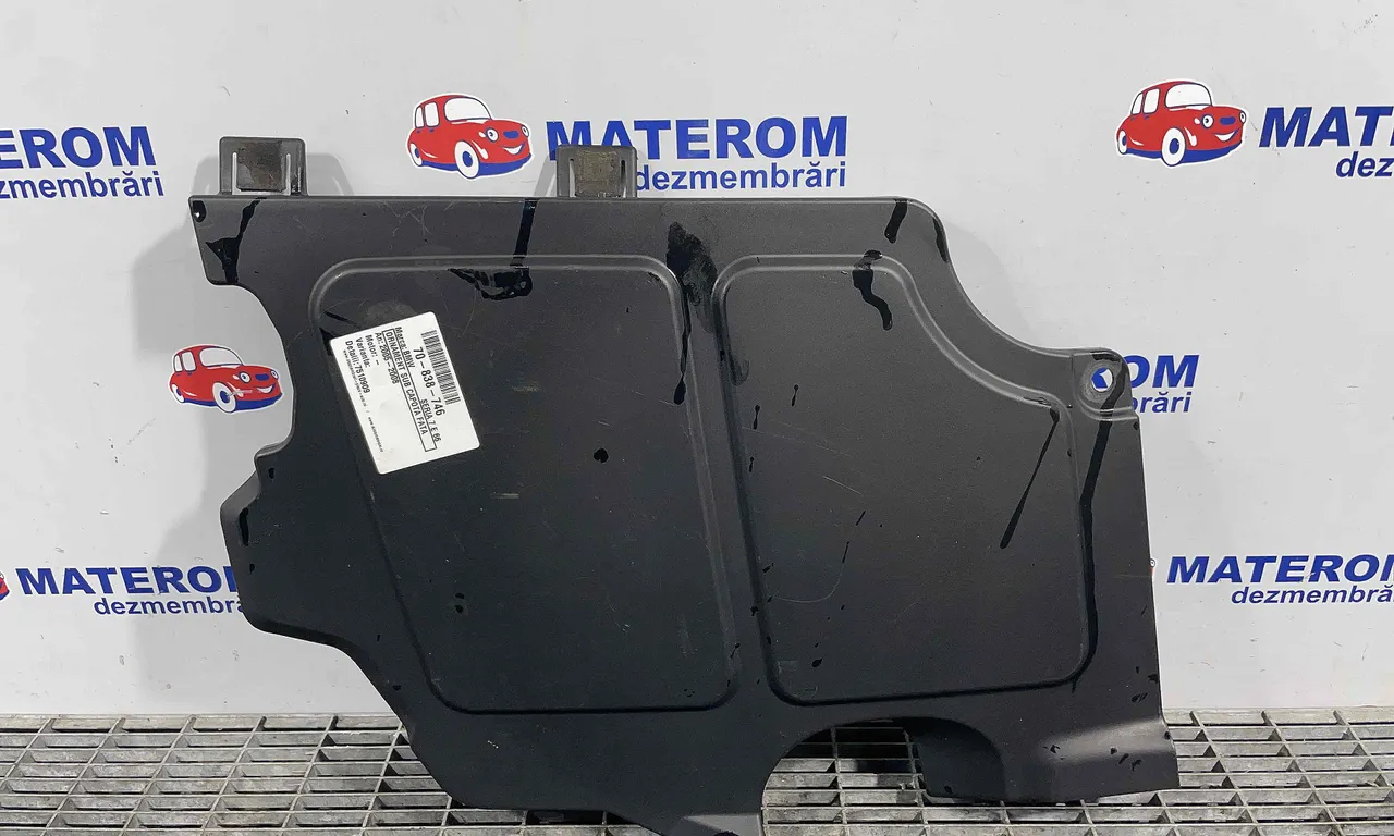 ORNAMENT SUB CAPOTA FATA BMW 7 2001-2009