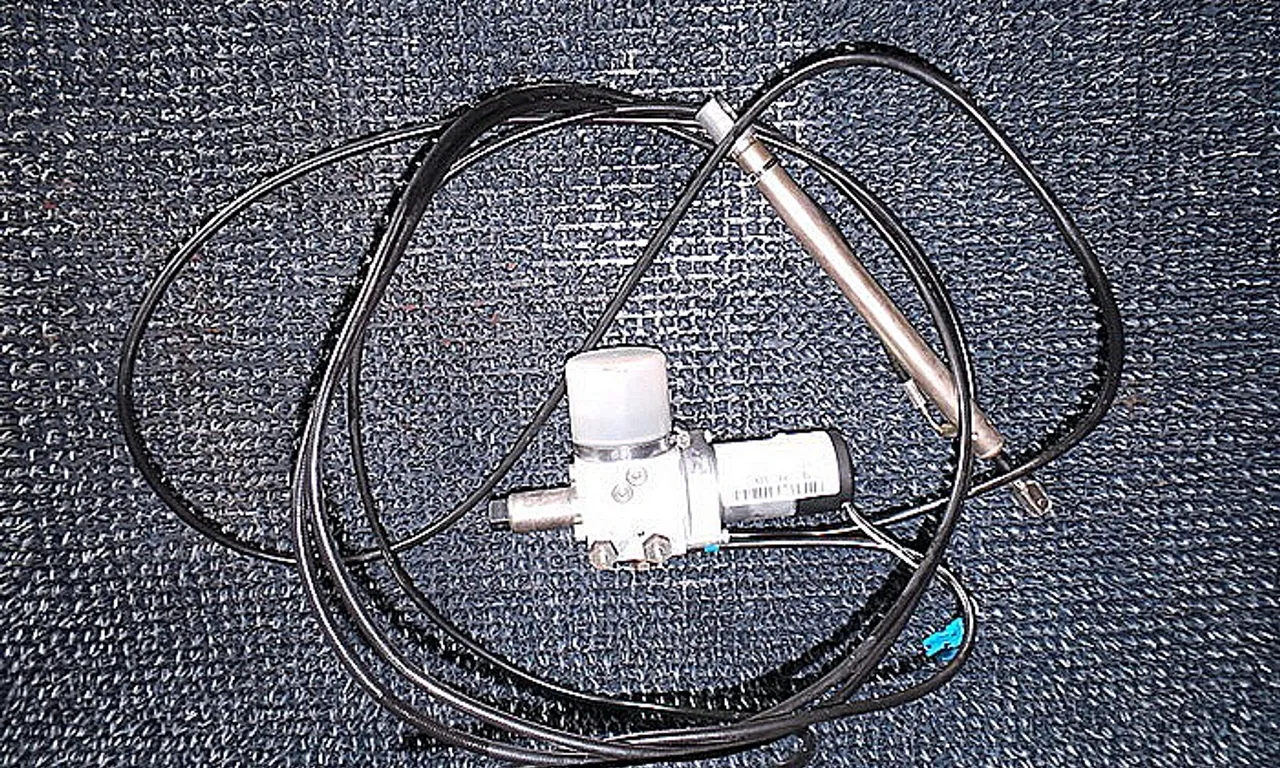 MOTORAS DESCHIDERE BMW 7 2001-2009
