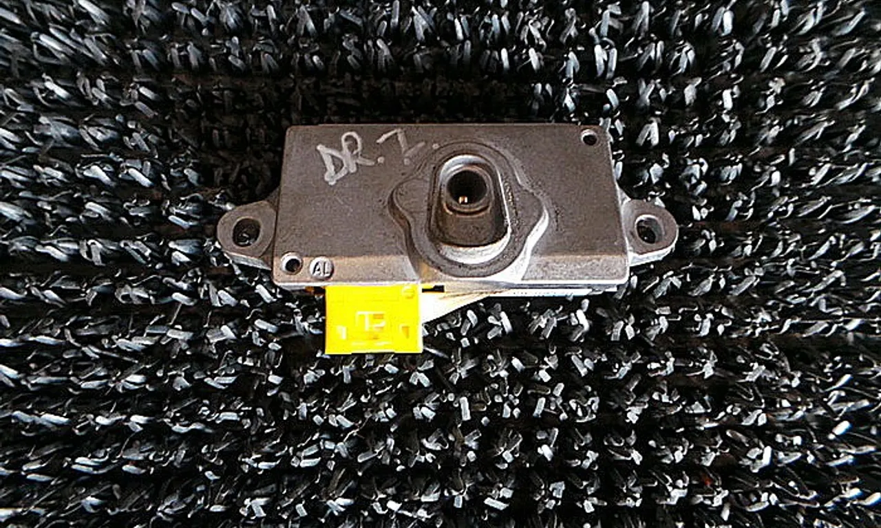 SENZOR IMPACT BMW 7 2001-2009