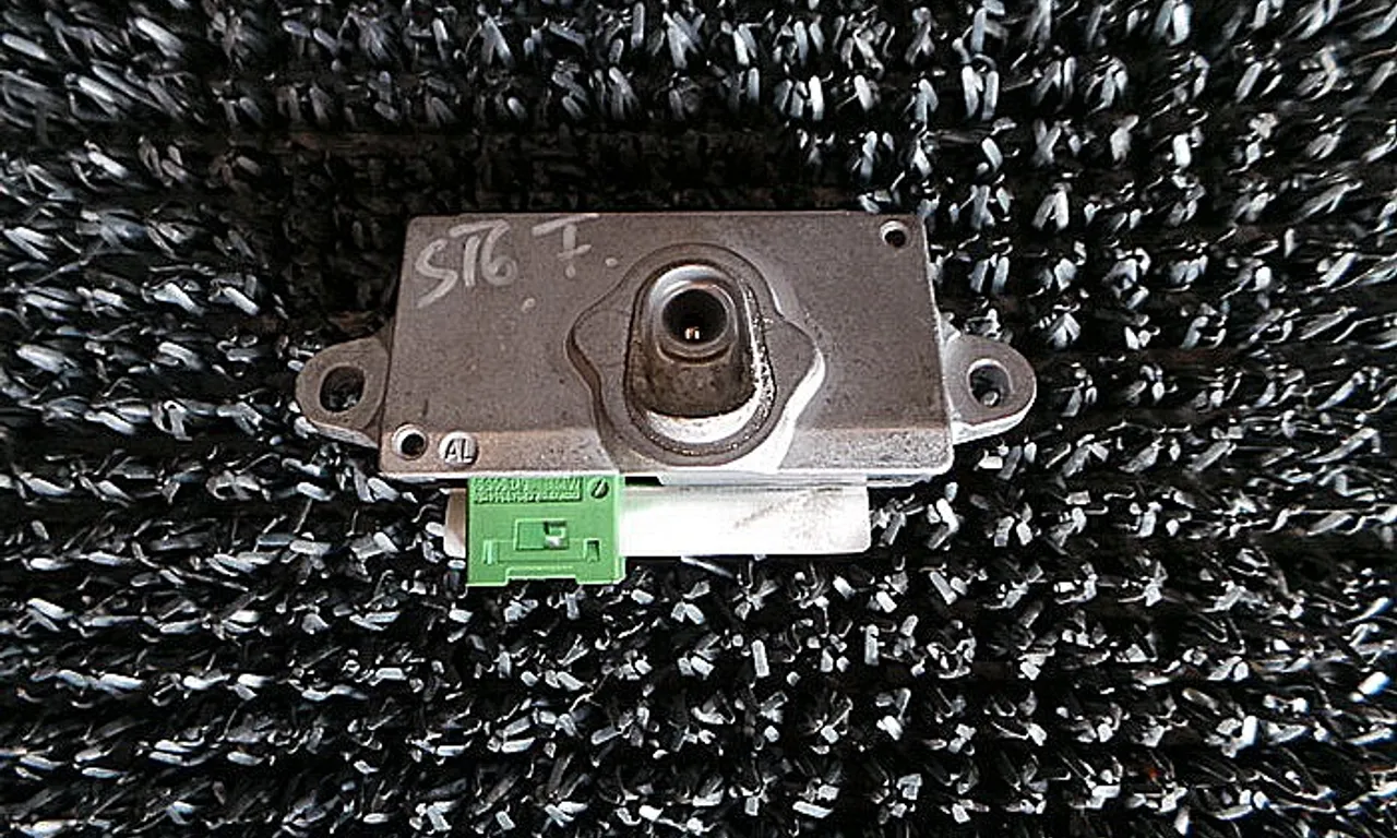 SENZOR IMPACT BMW 7 2001-2009