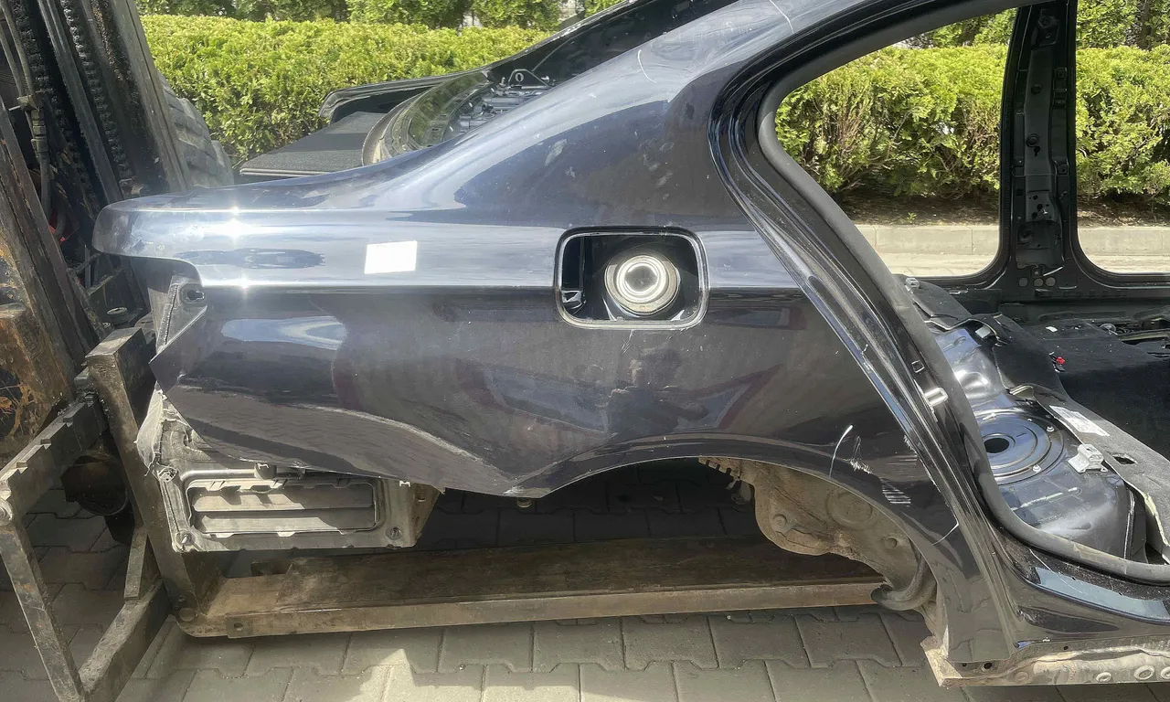 ARIPA SPATE DREAPTA BMW 7 2008-2015