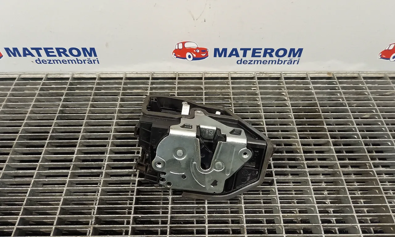 INCUIETOARE USA FATA DREAPTA BMW 7 2008-2015