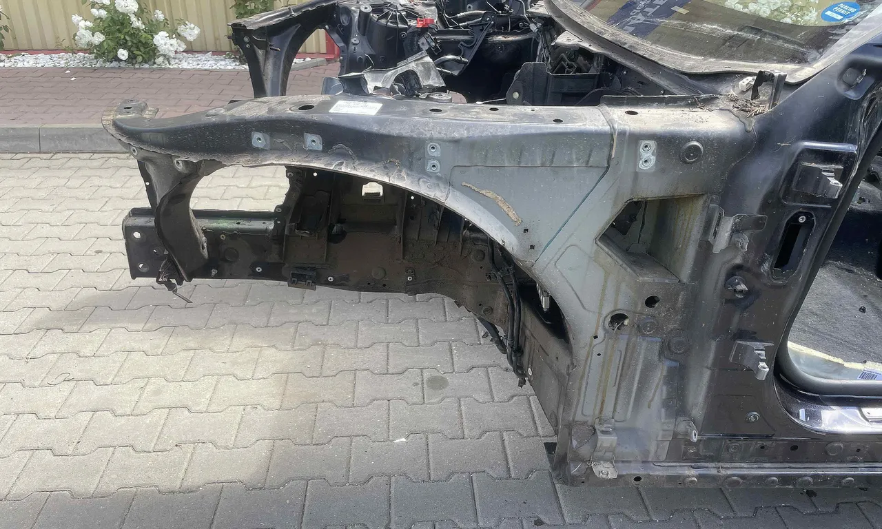 LONJERON STANGA BMW 7 2008-2015