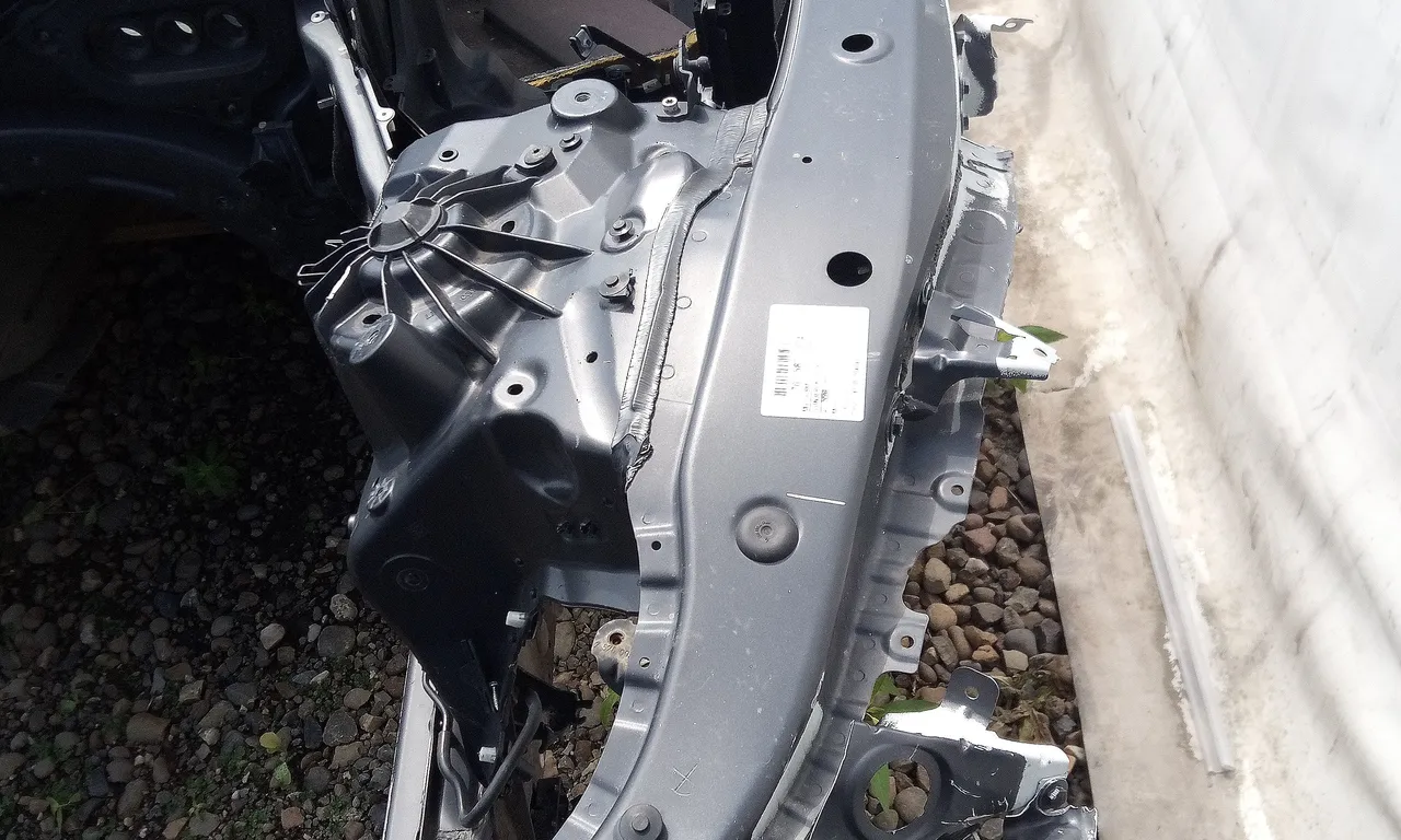 LONJERON STANGA BMW 7 2008-2015