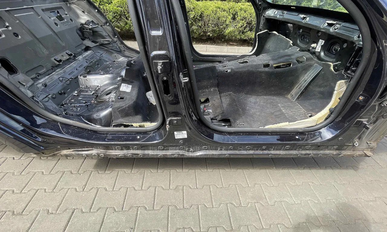 PRAG DREAPTA BMW 7 2008-2015
