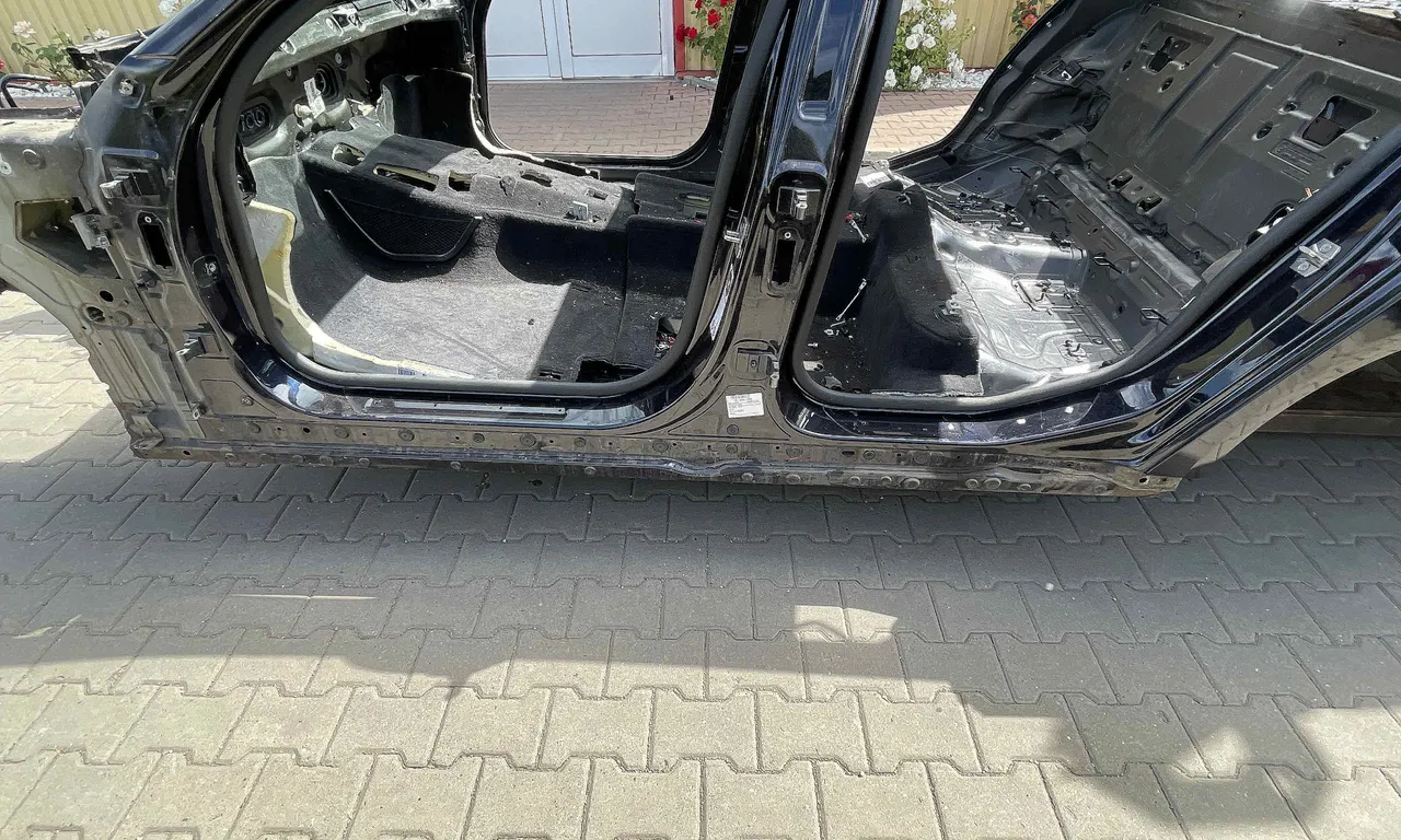 PRAG STANGA BMW 7 2008-2015