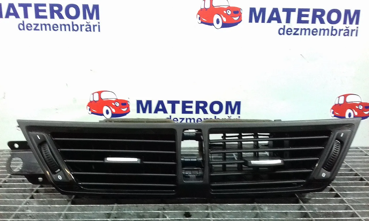 GRILA BORD BMW X1 2009-2015