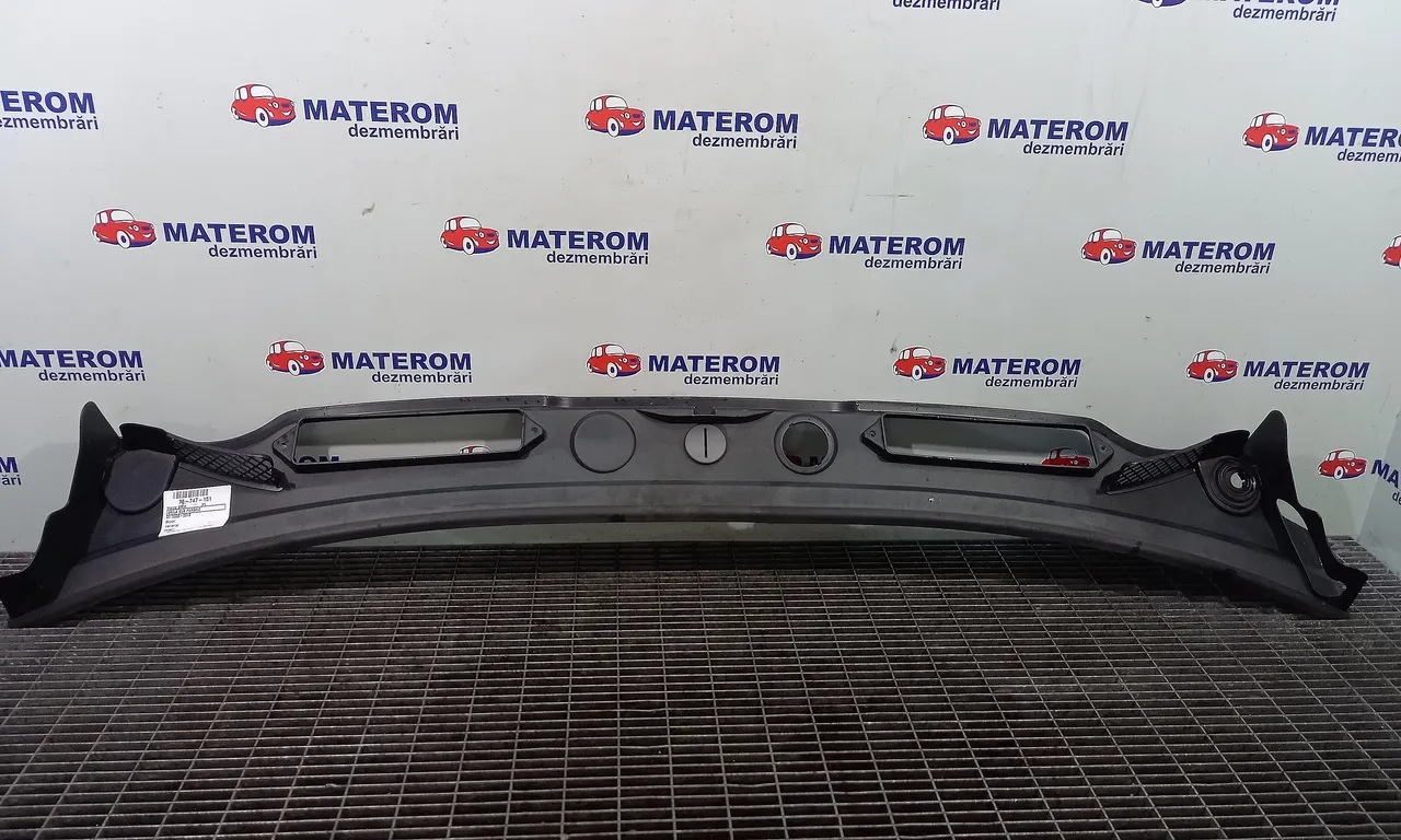 GRILA SUB PARBRIZ BMW X1 2009-2015