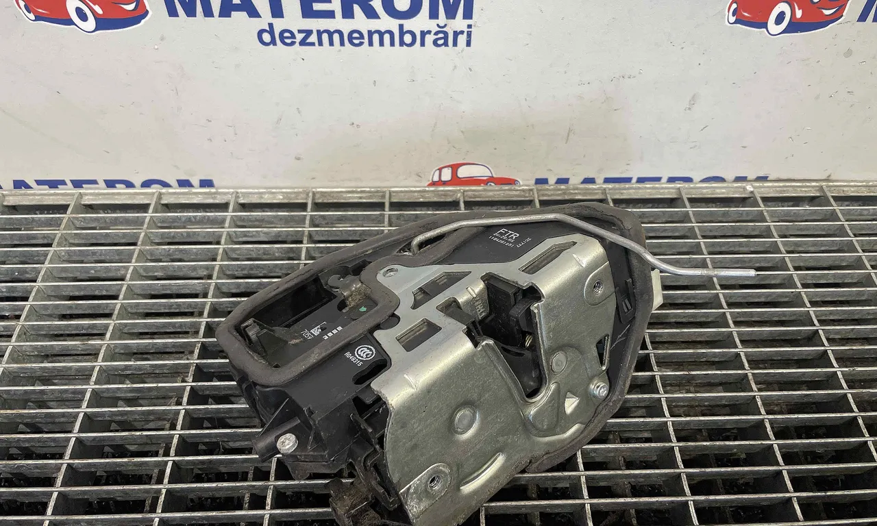 INCUIETOARE USA FATA DREAPTA BMW X1 2009-2015