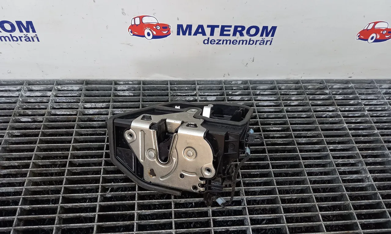 INCUIETOARE USA FATA STANGA BMW X1 2009-2015