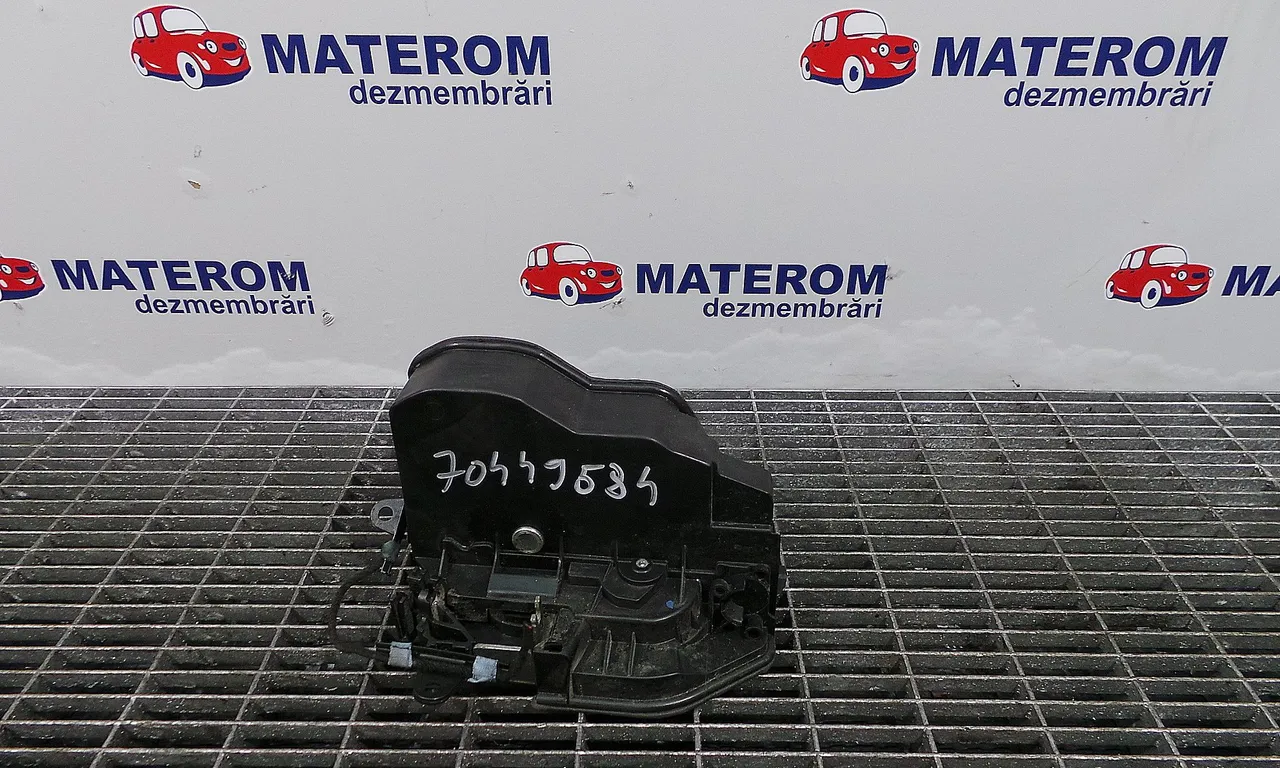 INCUIETOARE USA FATA STANGA BMW X1 2009-2015