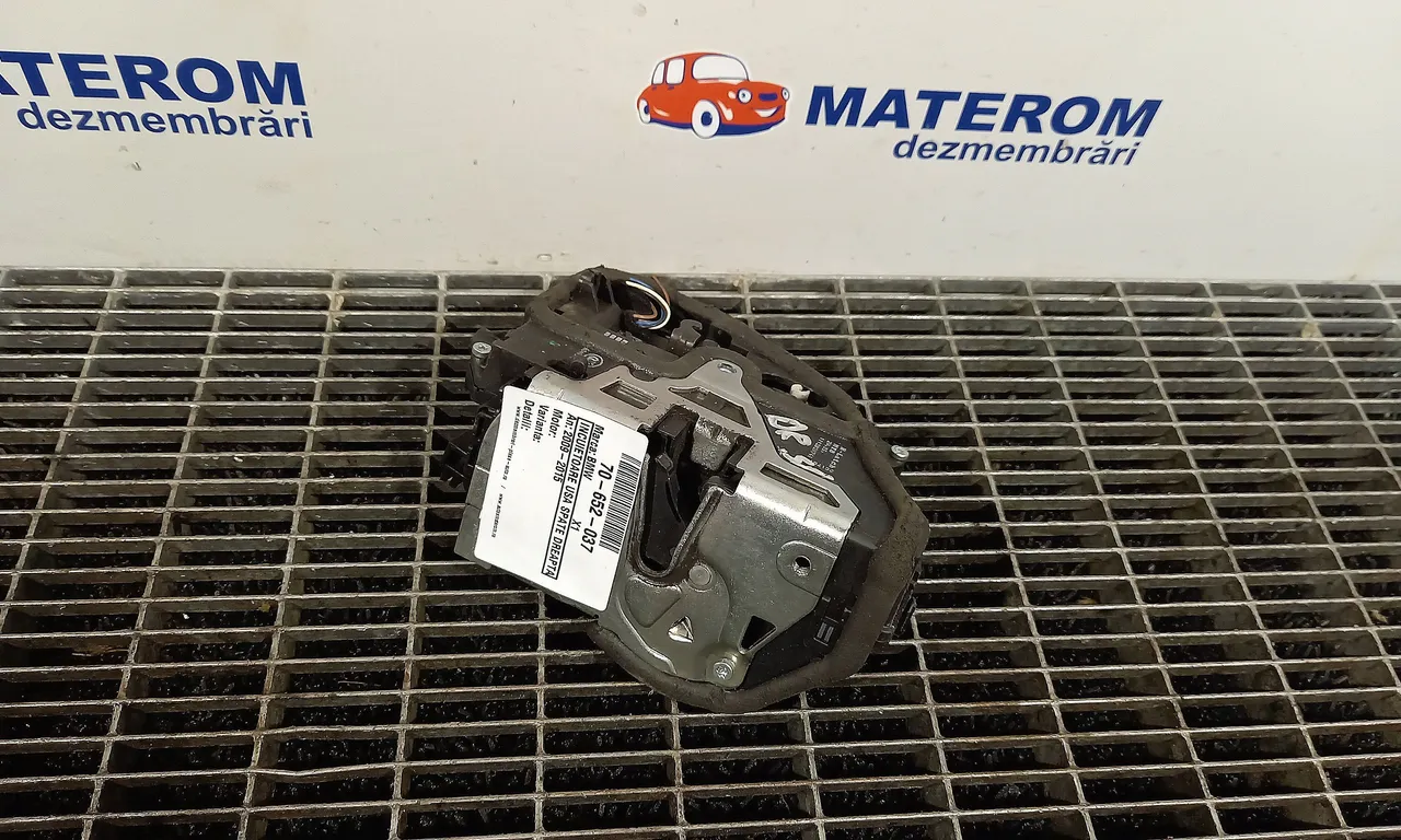 INCUIETOARE USA SPATE DREAPTA BMW X1 2009-2015