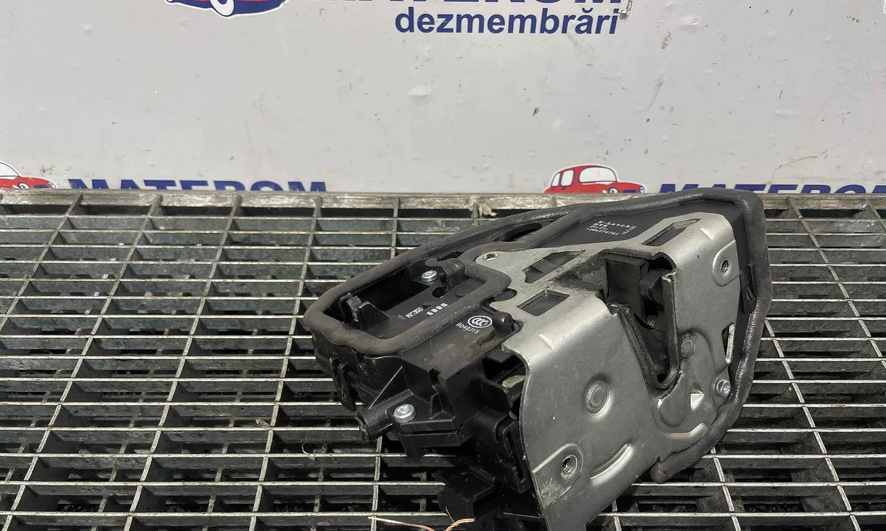INCUIETOARE USA SPATE DREAPTA BMW X1 2009-2015