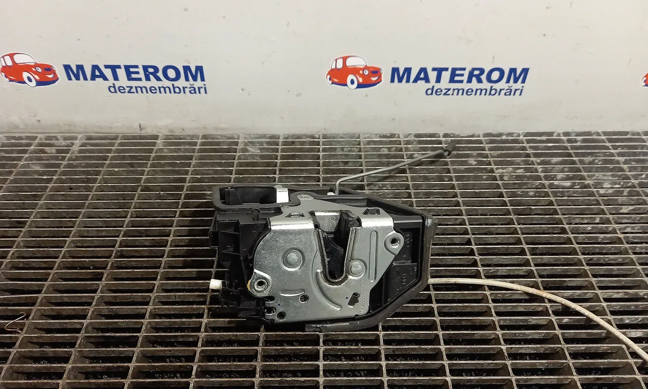 INCUIETOARE USA SPATE DREAPTA BMW X1 2009-2015