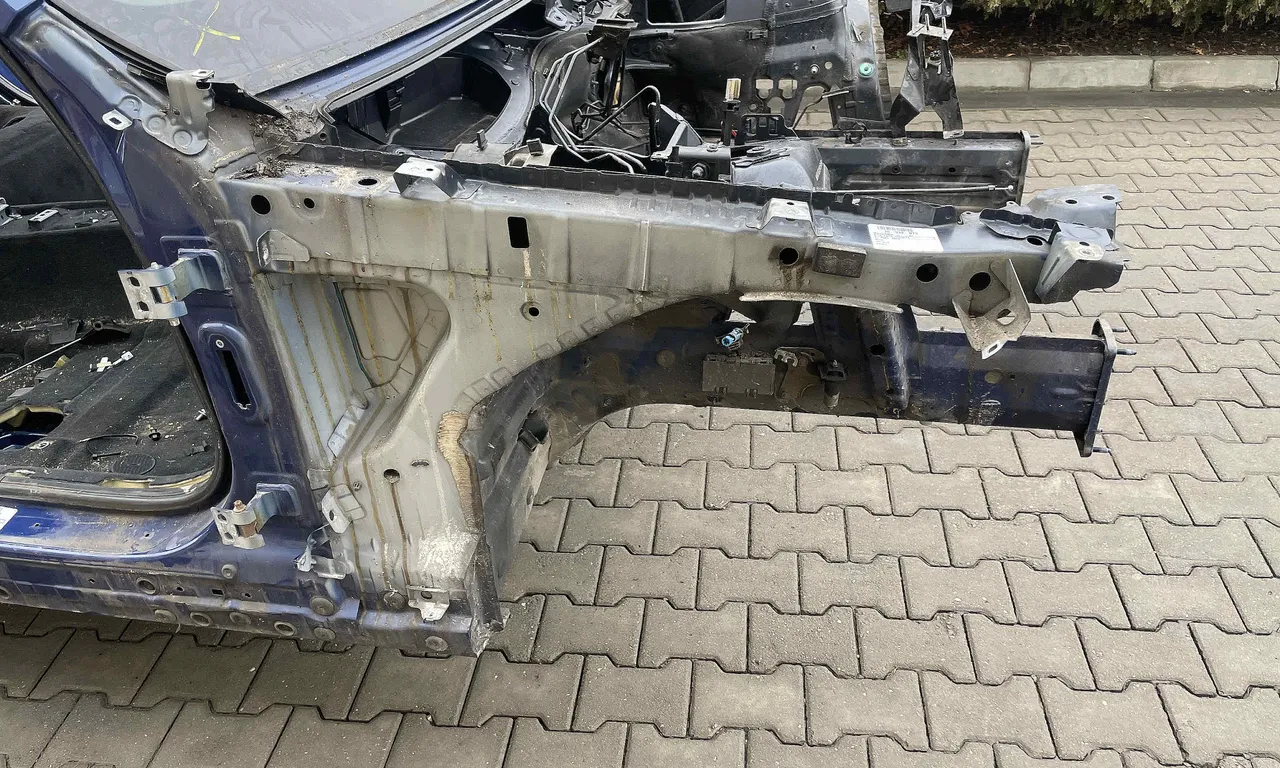 LONJERON DREAPTA BMW X1 2009-2015
