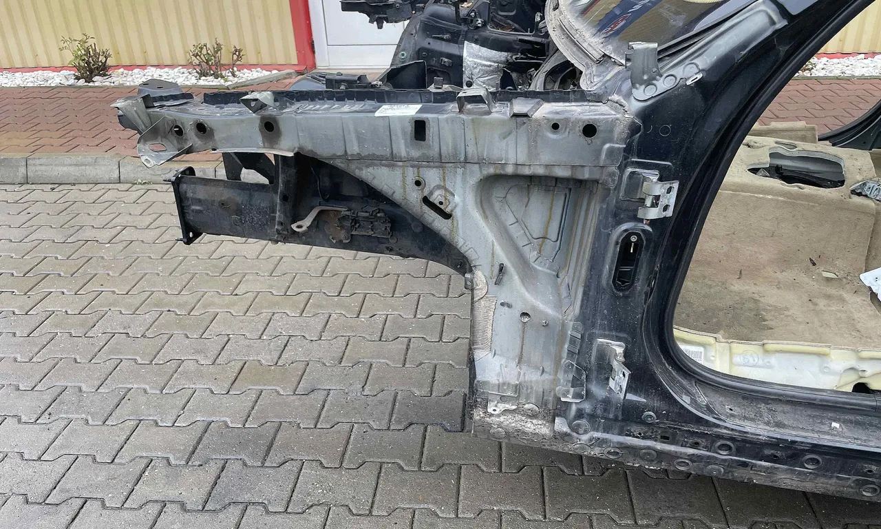 LONJERON STANGA BMW X1 2009-2015