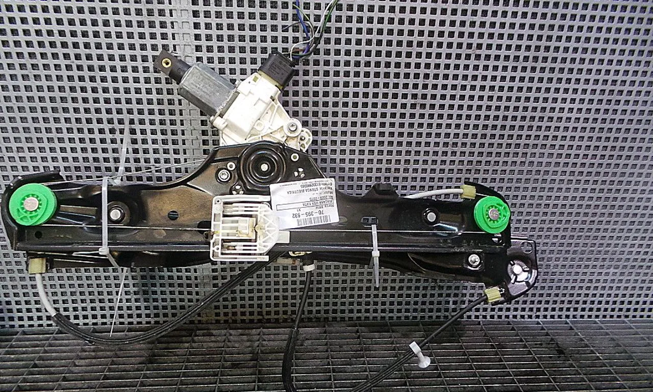 MACARA USA FATA STANGA BMW X1 2009-2015