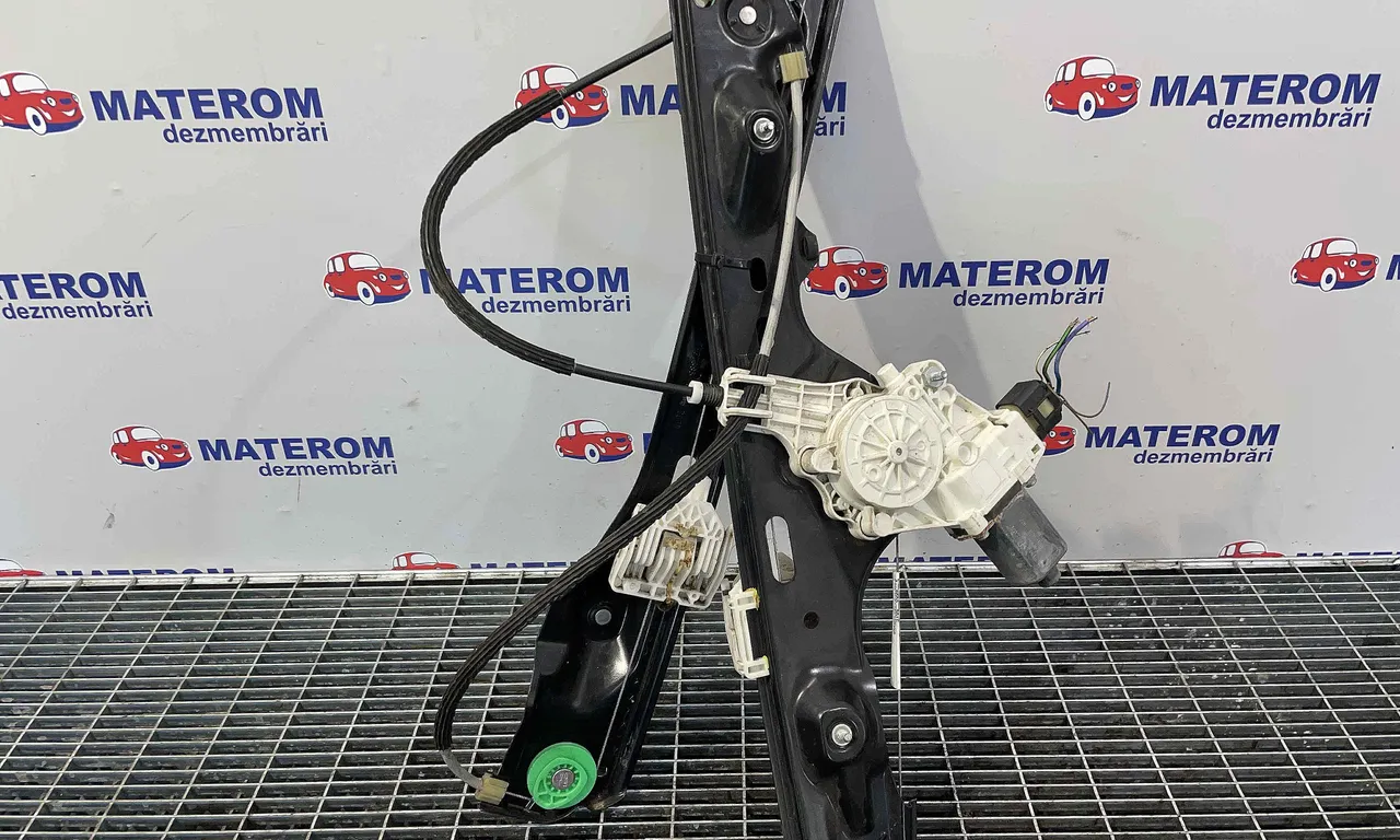 MACARA USA FATA STANGA BMW X1 2009-2015