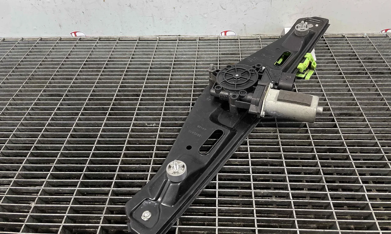 MACARA USA SPATE STANGA BMW X1 2009-2015