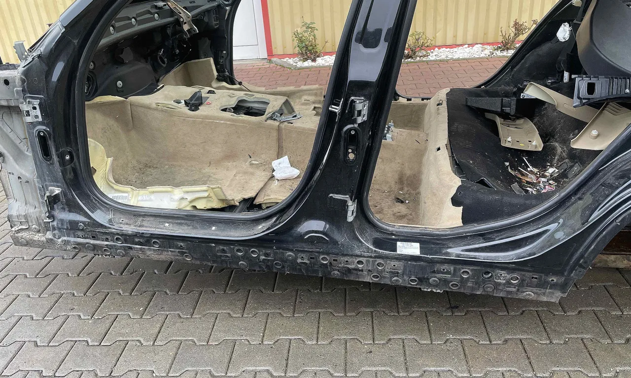 PRAG STANGA BMW X1 2009-2015