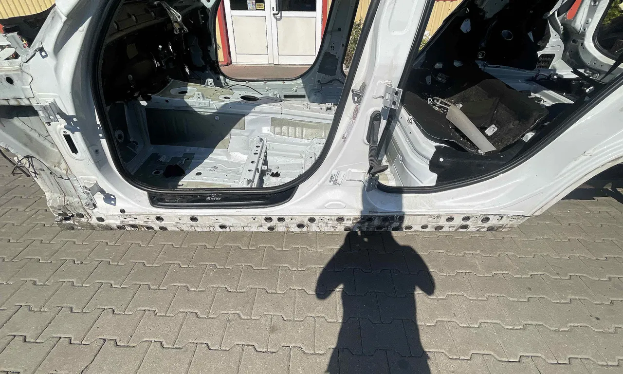 PRAG STANGA BMW X1 2009-2015