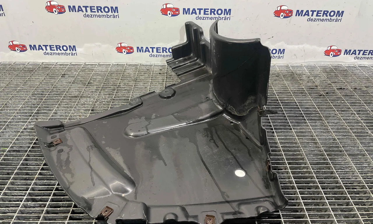 SCUT SUB MASINA BMW X1 2009-2015