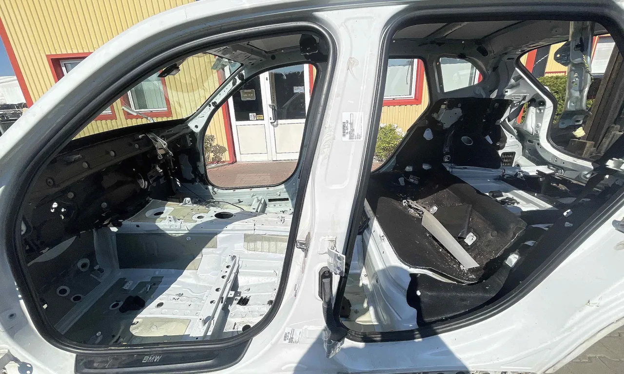 STALP MIJLOC STANGA BMW X1 2009-2015