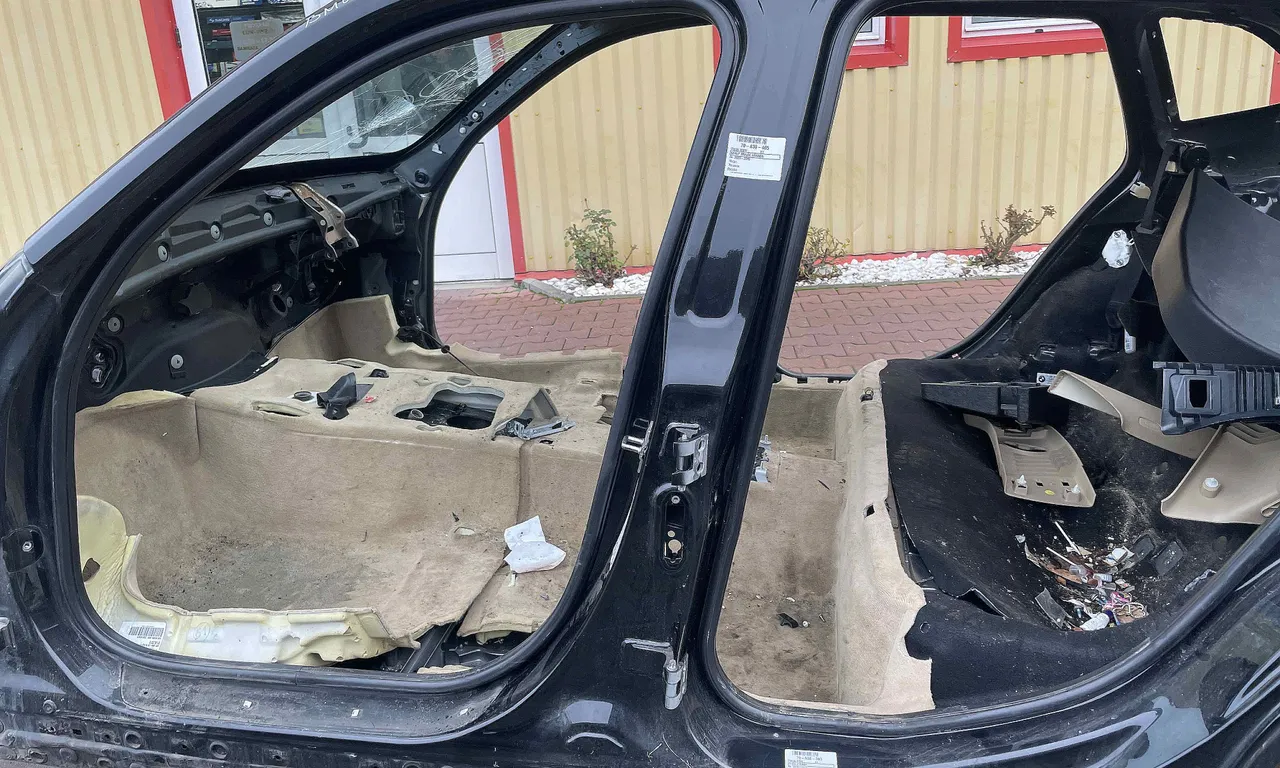 STALP MIJLOC STANGA BMW X1 2009-2015