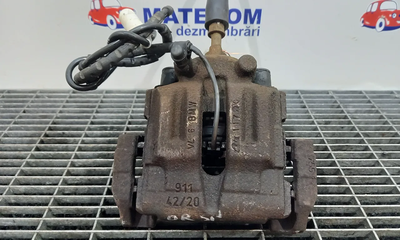 ETRIER SPATE DREAPTA BMW X1 2009-2015